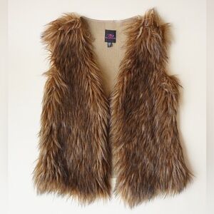 2B Bebe Faux Fur Brown Ribbed Knit Vest - Size Medium